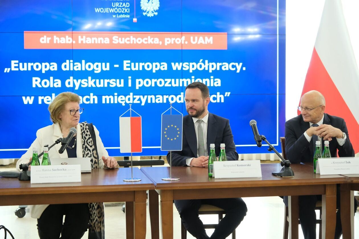  Odprawa dyplomatyczna Wojewody Lubelskiego 2025 z prof. Hanną Suchocką  (zdjęcie 1) - Autor: DW