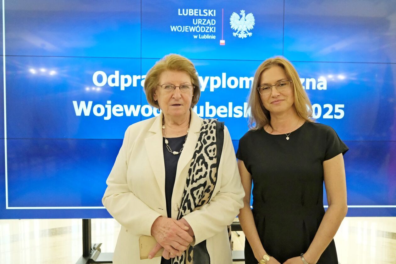  Odprawa dyplomatyczna Wojewody Lubelskiego 2025 z prof. Hanną Suchocką  (zdjęcie 35) - Autor: DW