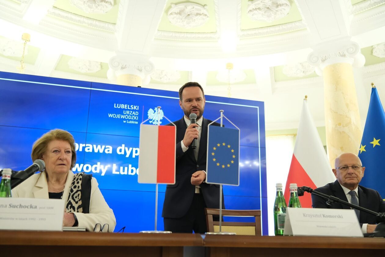  Odprawa dyplomatyczna Wojewody Lubelskiego 2025 z prof. Hanną Suchocką  (zdjęcie 10) - Autor: DW