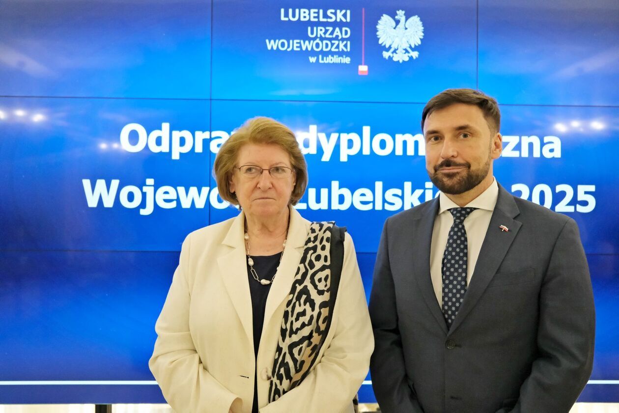  Odprawa dyplomatyczna Wojewody Lubelskiego 2025 z prof. Hanną Suchocką  (zdjęcie 36) - Autor: DW
