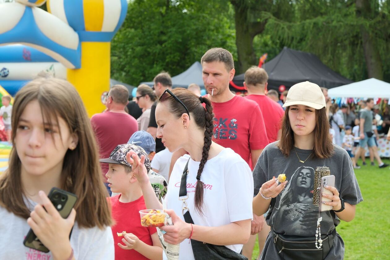  Festyn rodzinny pt Kuchnie świata na Sławinku (zdjęcie 41) - Autor: DW