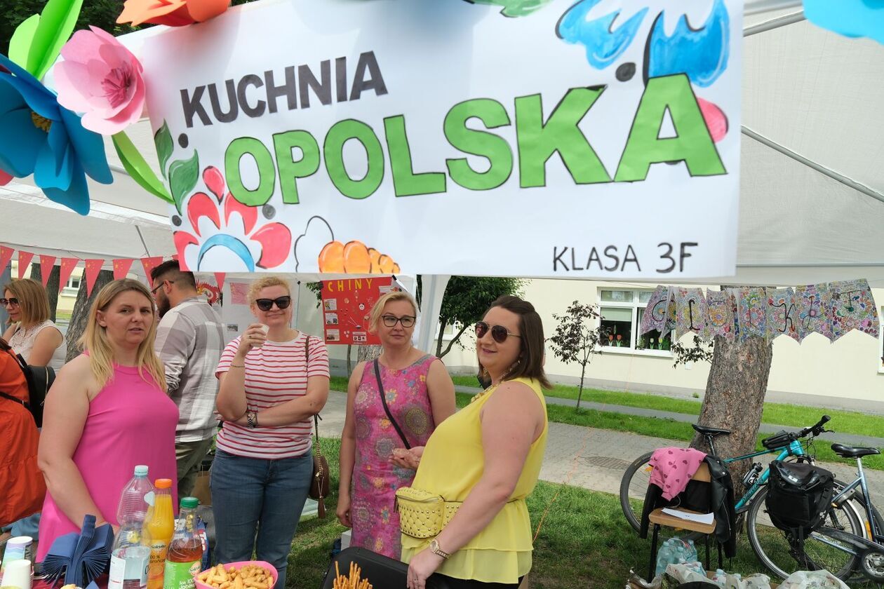  Festyn rodzinny pt Kuchnie świata na Sławinku (zdjęcie 7) - Autor: DW