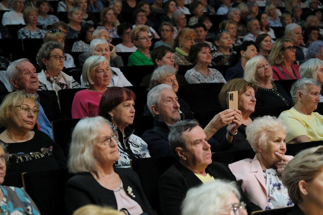  Od dziś seniorzy rządzą miastem - dostali klucz (zdjęcie 23) - Autor: DW
