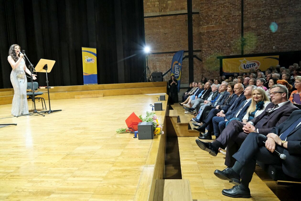  Od dziś seniorzy rządzą miastem - dostali klucz (zdjęcie 24) - Autor: DW