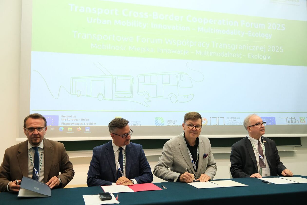  Transportowe Forum Współpracy Transgranicznej na Politechnice Lubelskiej (zdjęcie 8) - Autor: DW