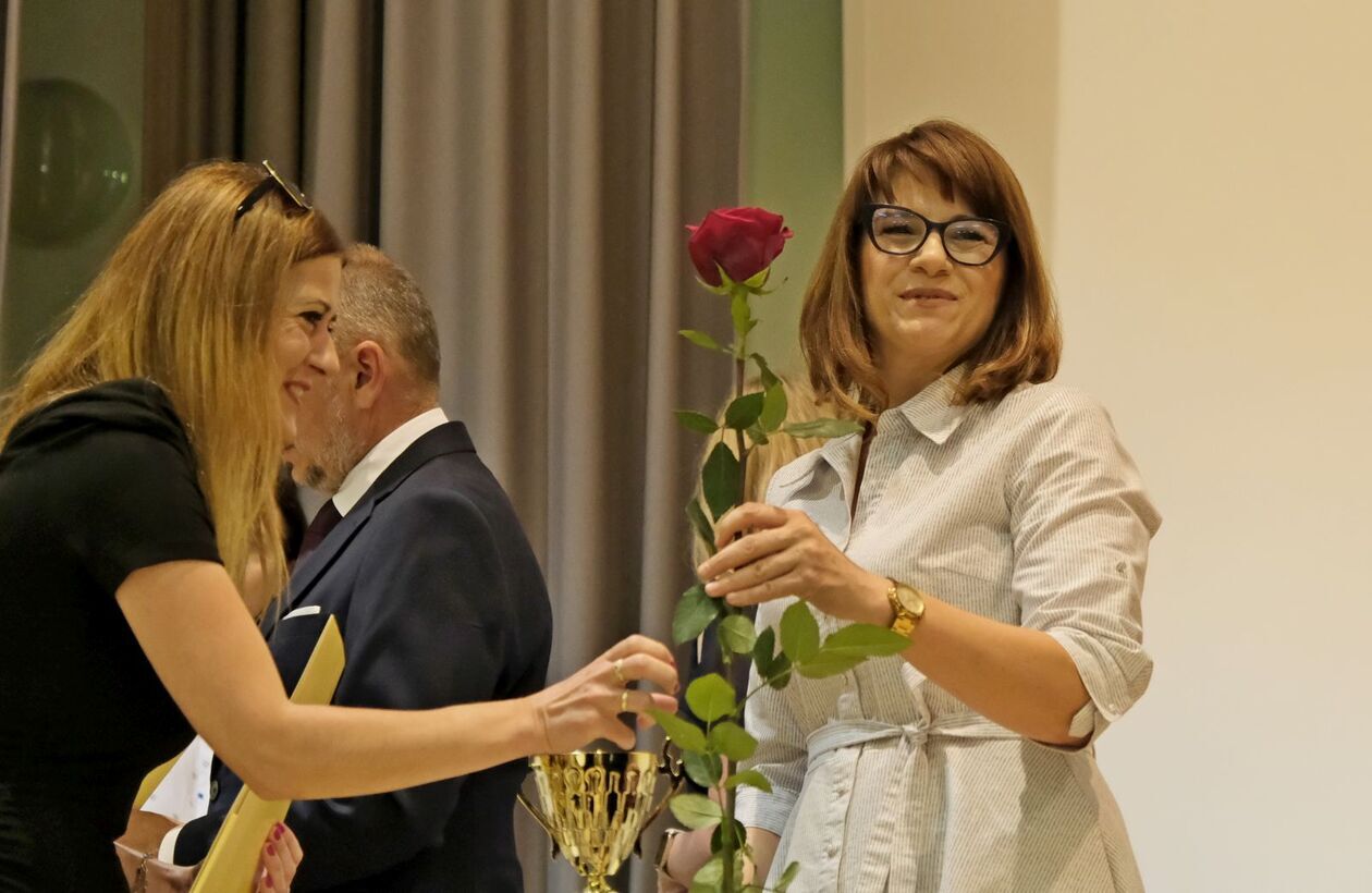  Laureaci  konkursów artystycznych szkół podstawowych i ponadpodstawowych w ZS nr 5 (zdjęcie 44) - Autor: DW
