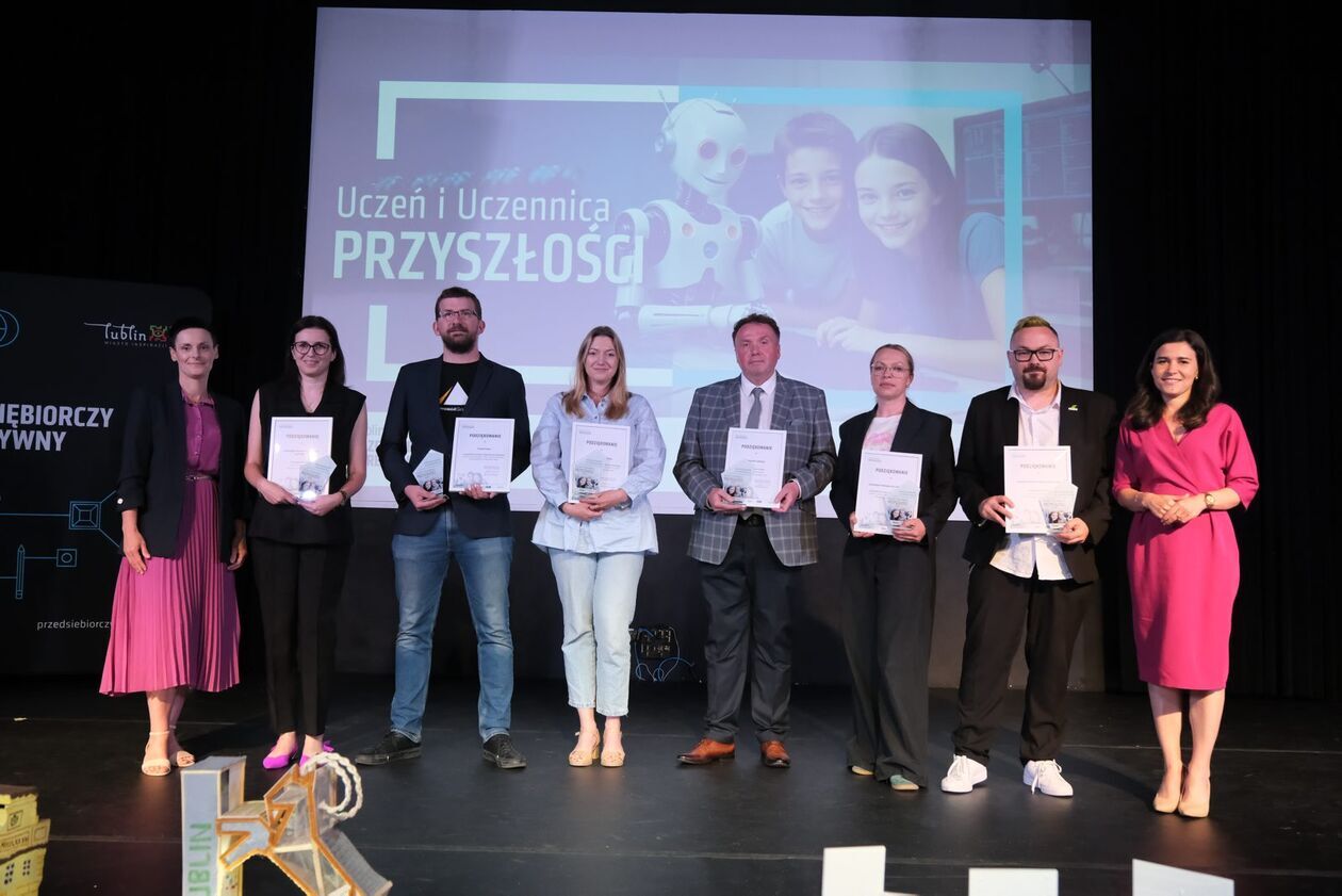  Gala podsumowująca projekt Uczeń i uczennica przyszłości w SP 58  - Autor: DW