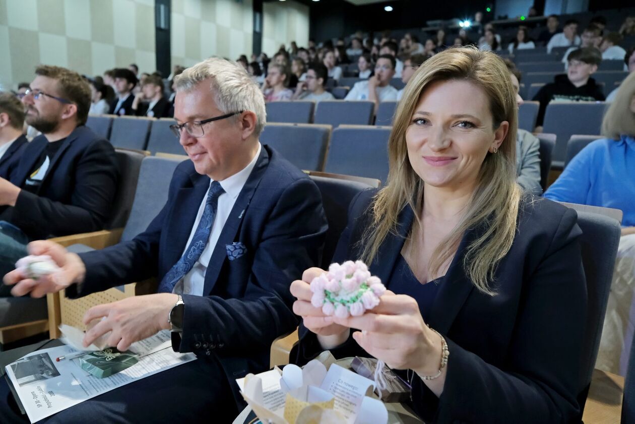  Gala podsumowująca projekt Uczeń i uczennica przyszłości w SP 58 (zdjęcie 20) - Autor: DW