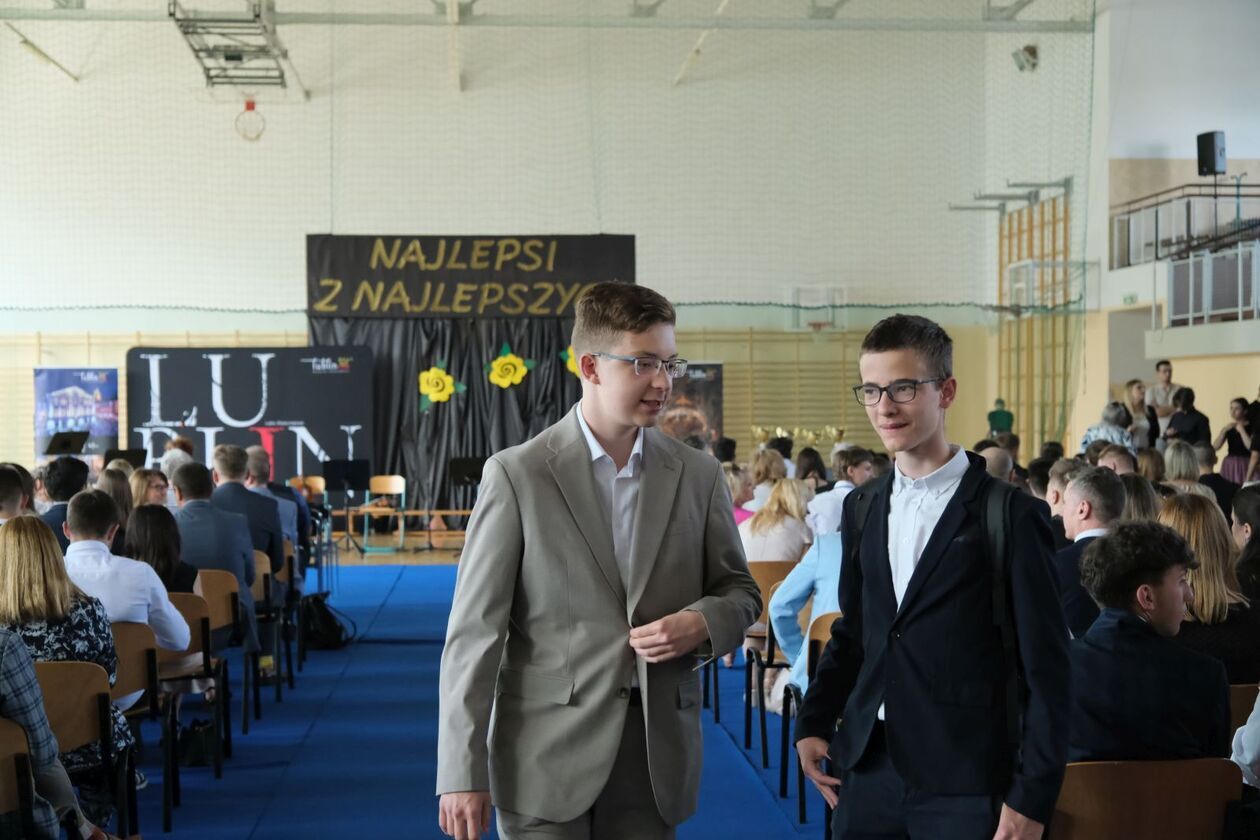  Nagrody dla najlepszych 228 uczniów  (zdjęcie 6) - Autor: DW