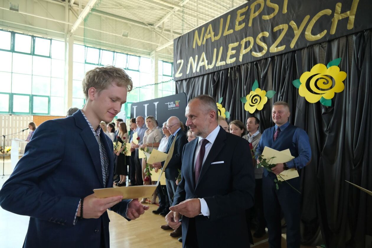  Nagrody dla najlepszych 228 uczniów  (zdjęcie 42) - Autor: DW