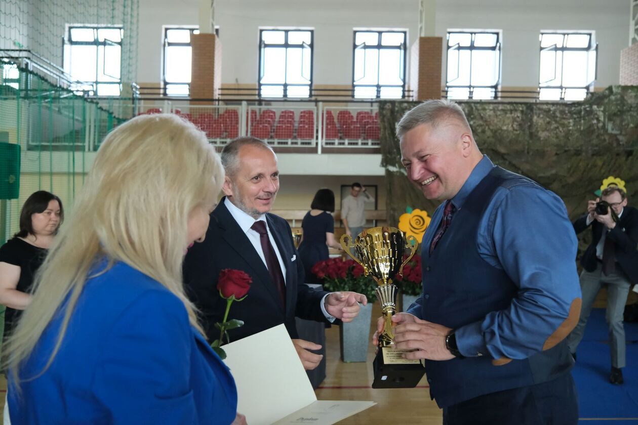 Nagrody dla najlepszych 228 uczniów  (zdjęcie 19) - Autor: DW