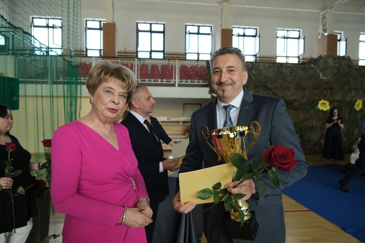 Nagrody dla najlepszych 228 uczniów  (zdjęcie 145) - Autor: DW