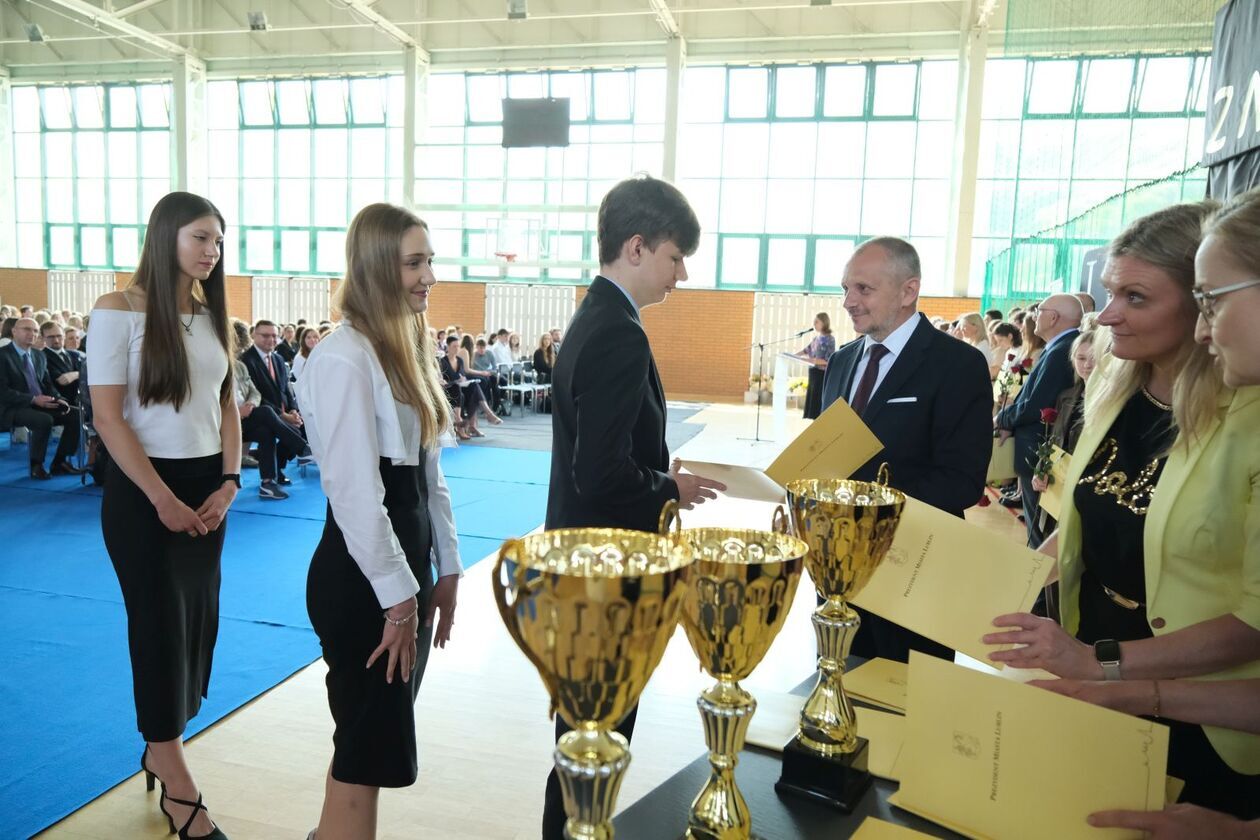  Nagrody dla najlepszych 228 uczniów  (zdjęcie 45) - Autor: DW
