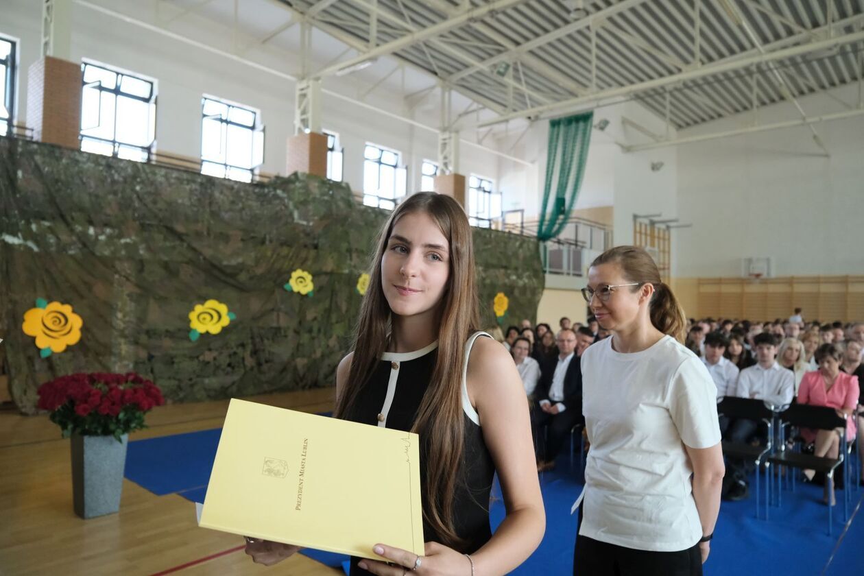  Nagrody dla najlepszych 228 uczniów  (zdjęcie 81) - Autor: DW