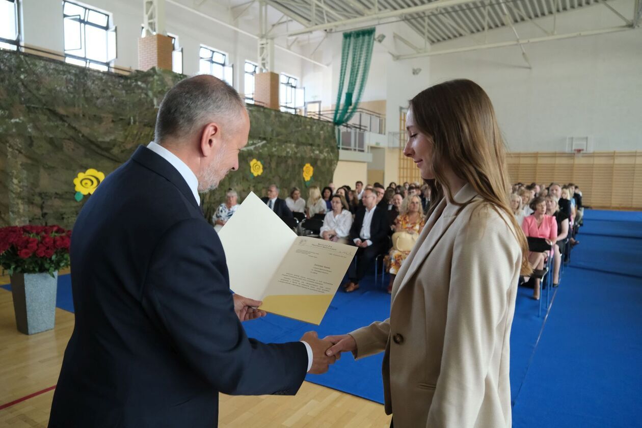  Nagrody dla najlepszych 228 uczniów  (zdjęcie 83) - Autor: DW