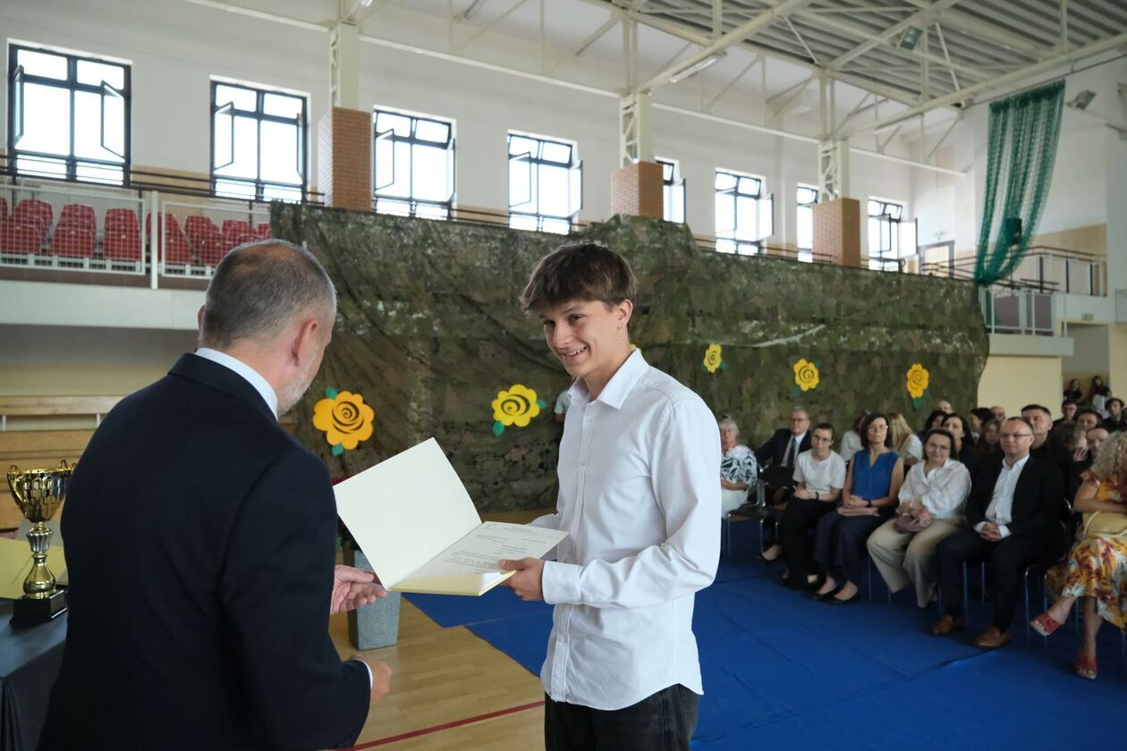  Nagrody dla najlepszych 228 uczniów  (zdjęcie 60) - Autor: DW