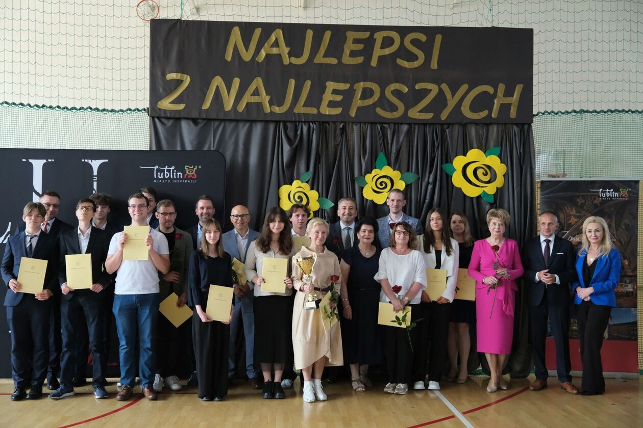  Nagrody dla najlepszych 228 uczniów  (zdjęcie 147) - Autor: DW