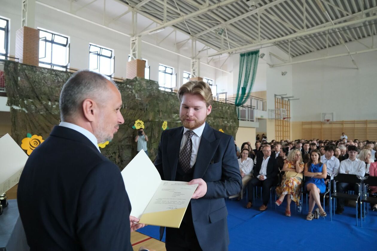  Nagrody dla najlepszych 228 uczniów  (zdjęcie 57) - Autor: DW
