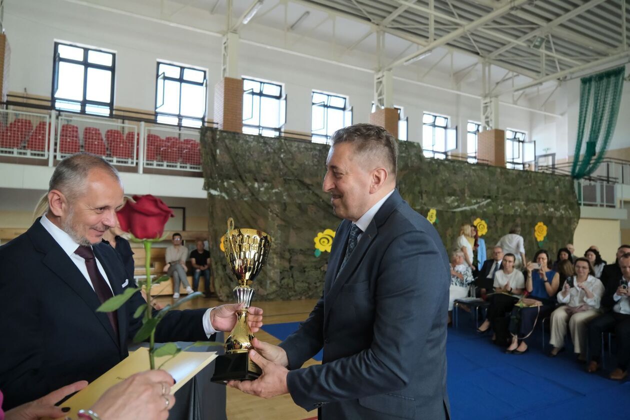  Nagrody dla najlepszych 228 uczniów  (zdjęcie 144) - Autor: DW