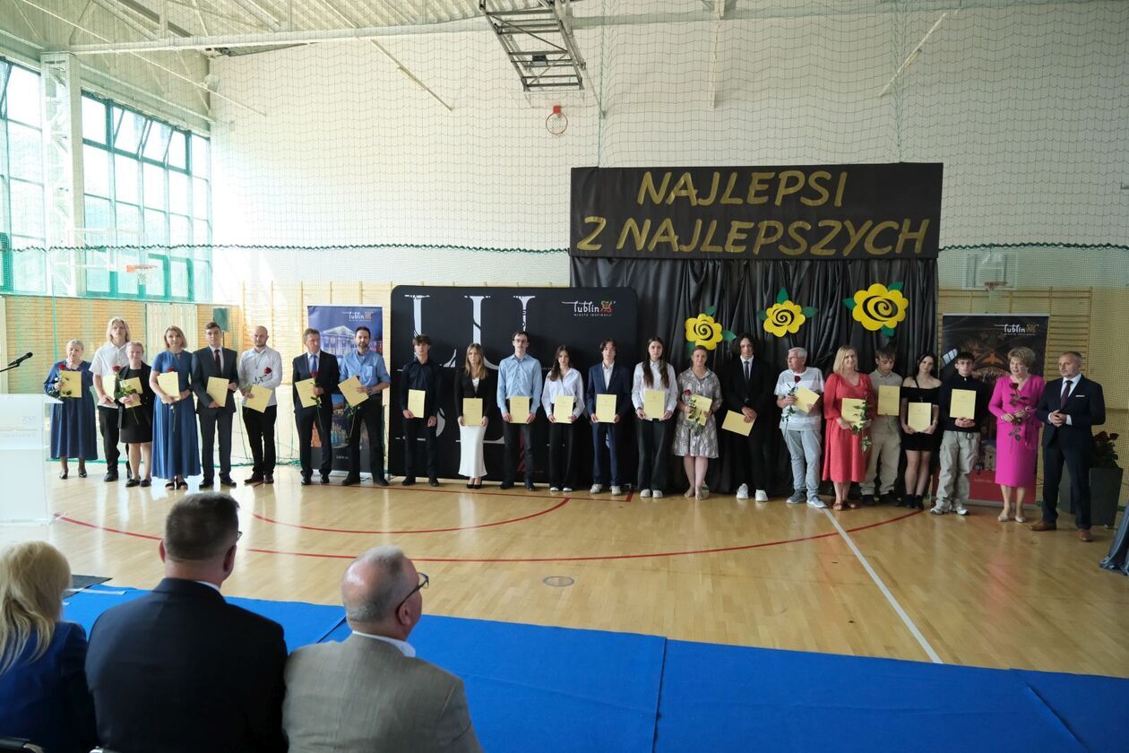  Nagrody dla najlepszych 228 uczniów  (zdjęcie 149) - Autor: DW