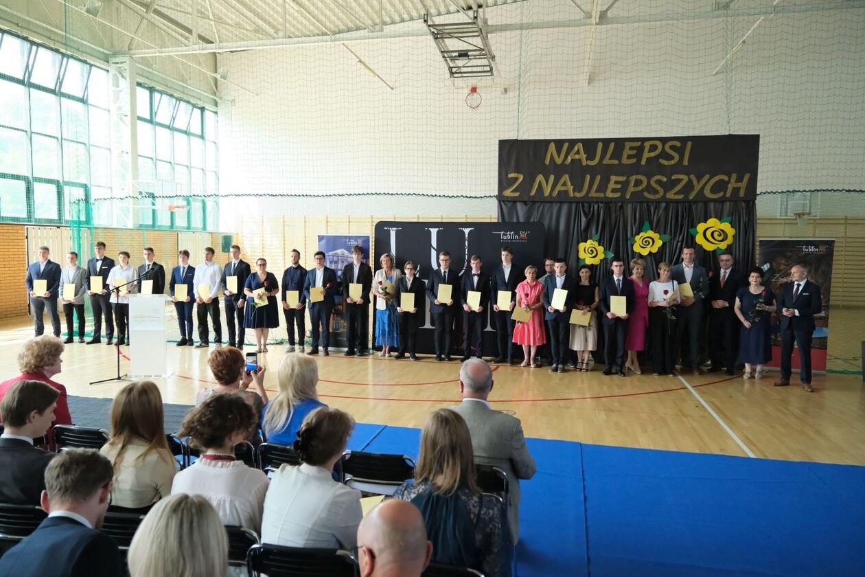  Nagrody dla najlepszych 228 uczniów  (zdjęcie 120) - Autor: DW