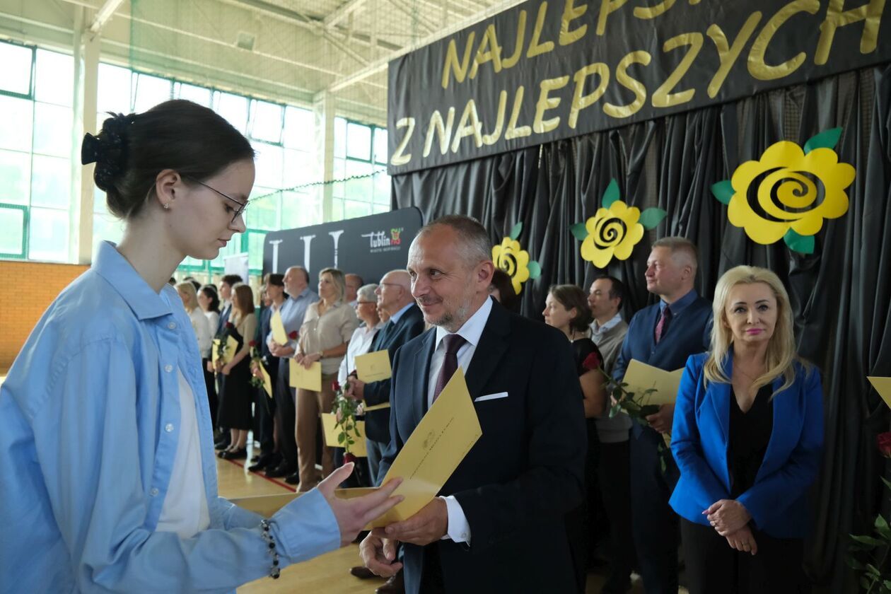  Nagrody dla najlepszych 228 uczniów  (zdjęcie 40) - Autor: DW