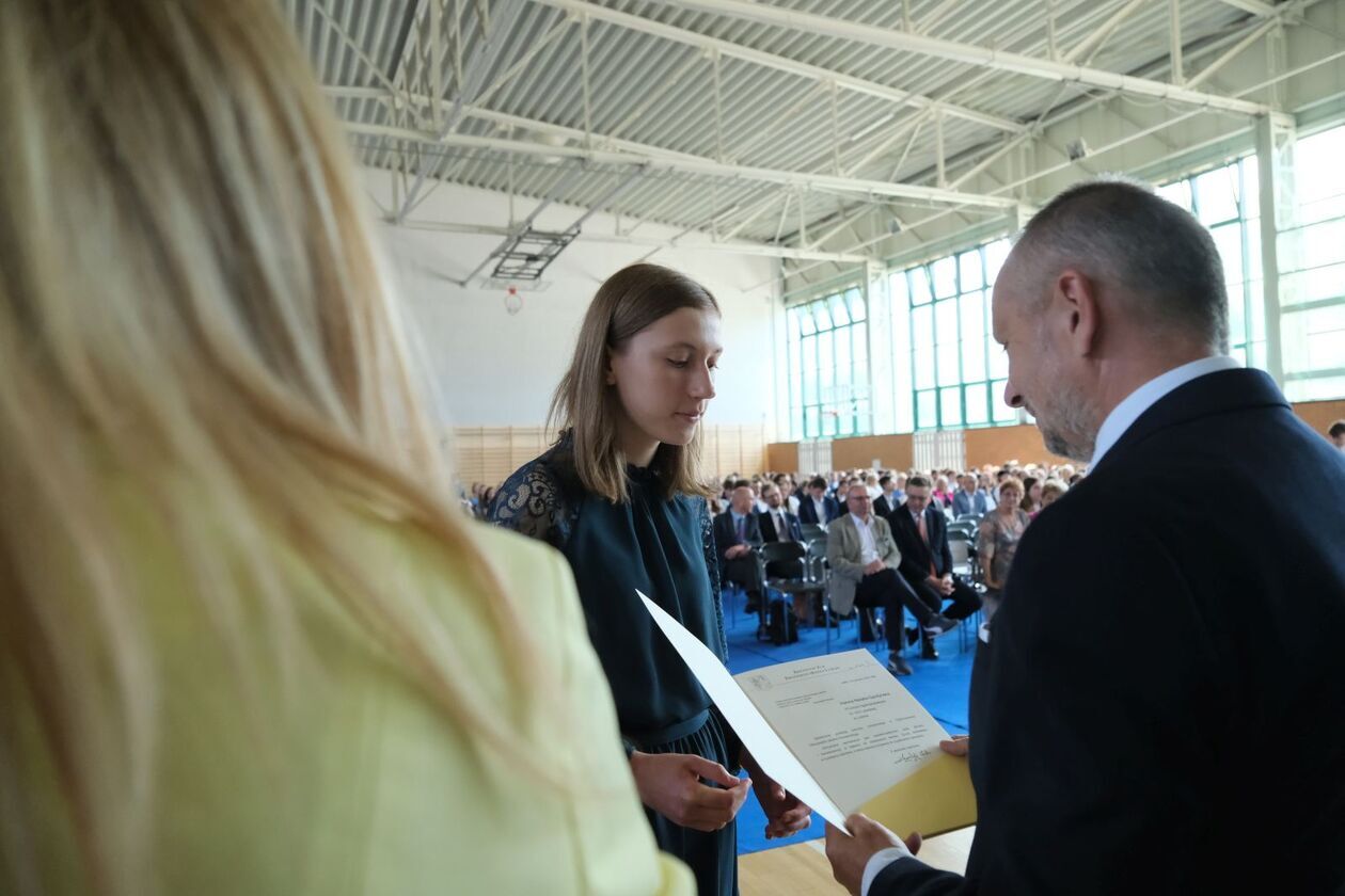  Nagrody dla najlepszych 228 uczniów  (zdjęcie 48) - Autor: DW