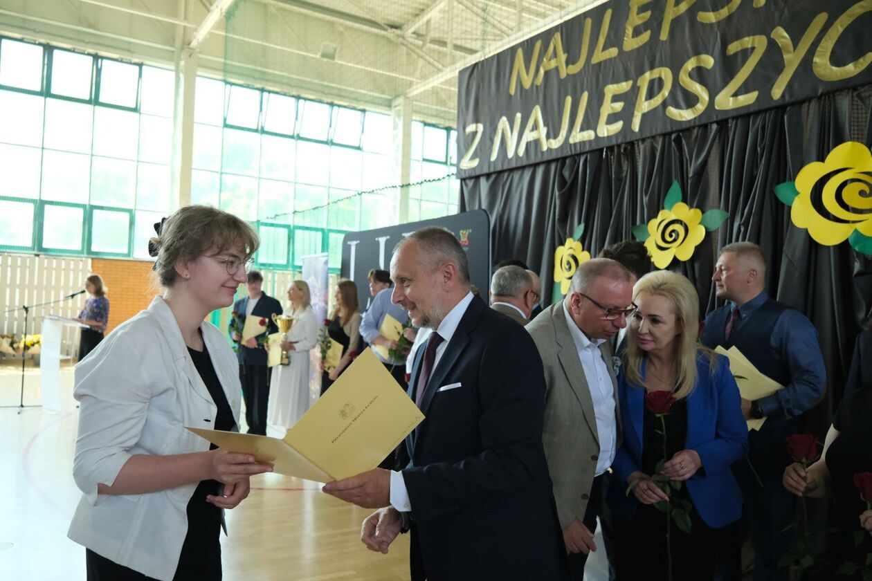 Nagrody dla najlepszych 228 uczniów  (zdjęcie 30) - Autor: DW