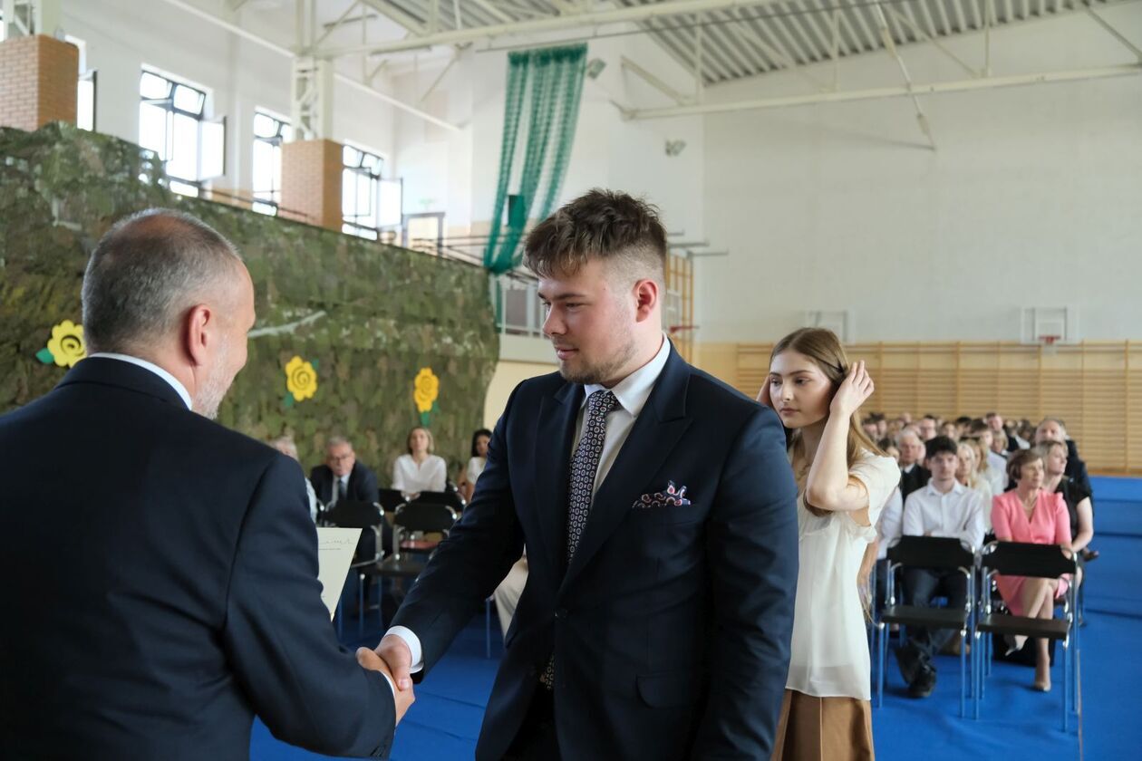  Nagrody dla najlepszych 228 uczniów  (zdjęcie 91) - Autor: DW
