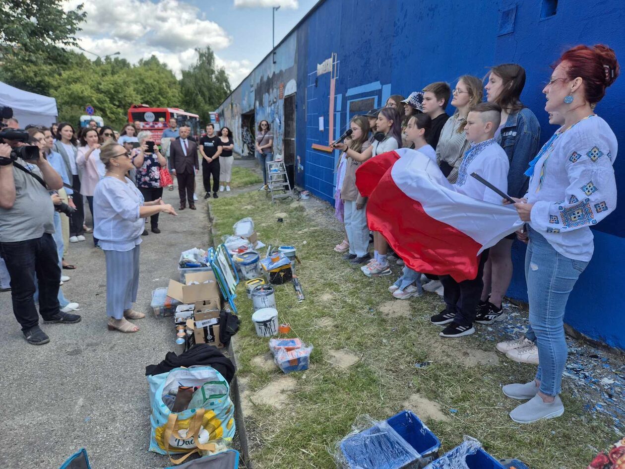 Malowanie muralu na Światowy Dzień Uchodźcy w Lublinie  - Autor: DW