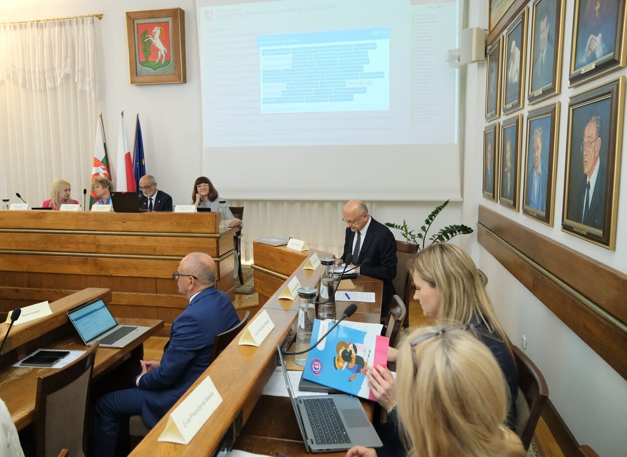  XII seja Rady Miasta - podziękowania dla koszykarzy PGE Start Lublin (zdjęcie 2) - Autor: DW