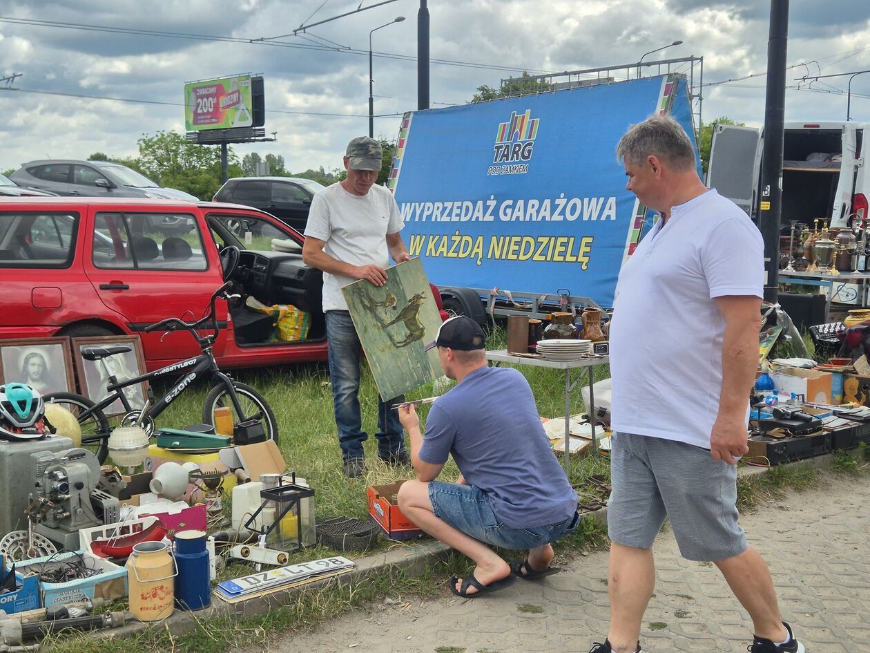 Wyprzedaż garażowa Targ pod Zamkiem w Lublinie 29.06.2025  - Autor: DW 