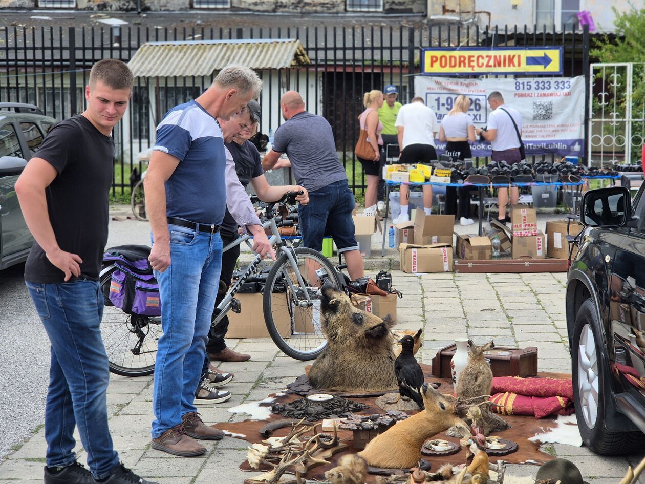  Wyprzedaż garażowa Targ pod Zamkiem w Lublinie 29.06.2025  (zdjęcie 36) - Autor: DW 