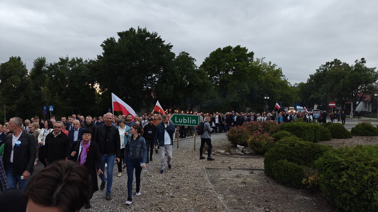  Uroczystości w Chełmie upamiętniające ofiary Rzezi Wołyńskiej (zdjęcie 22) - Autor: Kamil Pomorski