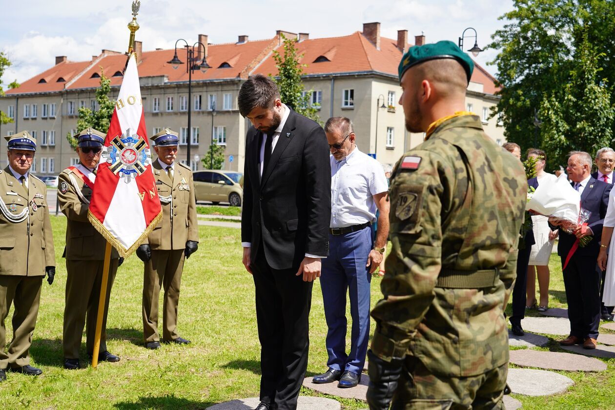  Chełm oddał hołd ofiarom Rzezi Wołyńskiej (zdjęcie 17) - Autor: UM Chełm