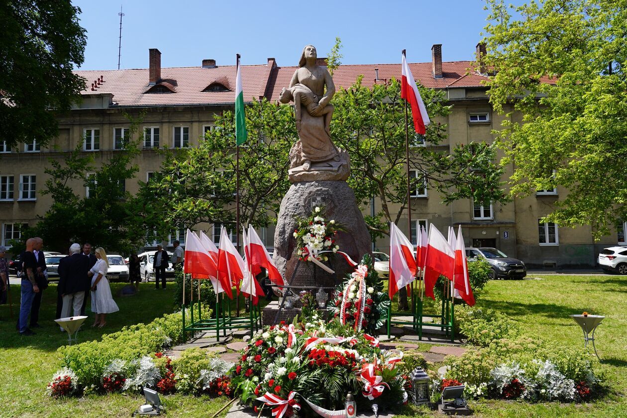  Chełm oddał hołd ofiarom Rzezi Wołyńskiej (zdjęcie 4) - Autor: UM Chełm