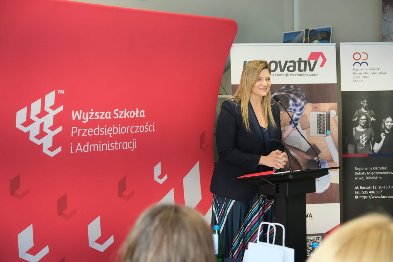  Otwarcie Regionalnego Ośrodka Debaty Międzynarodowej 2025-2026 na WSPiA (zdjęcie 3) - Autor: DW
