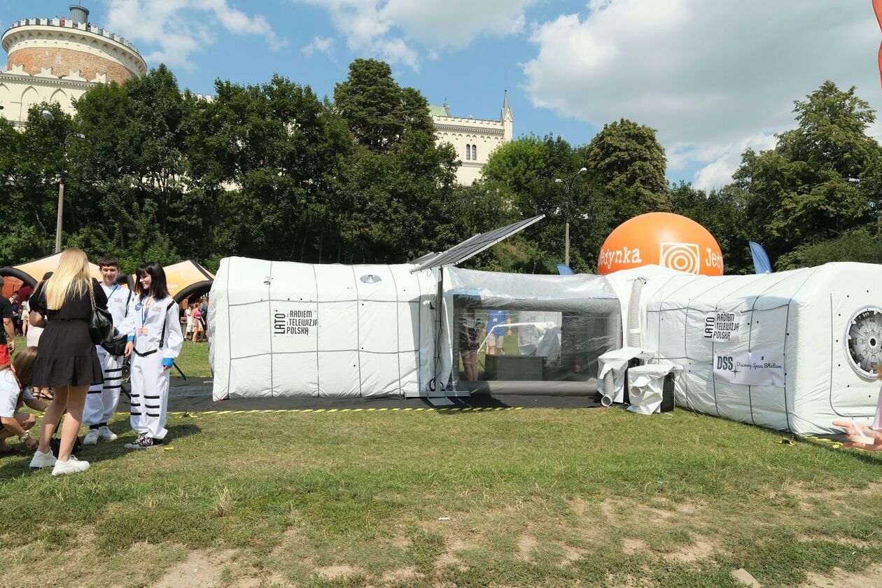  Lato z radiem i TVP - do 18.00 trwa piknik edukacyjny na Błoniach pod Zamkiem  (zdjęcie 46) - Autor: DW