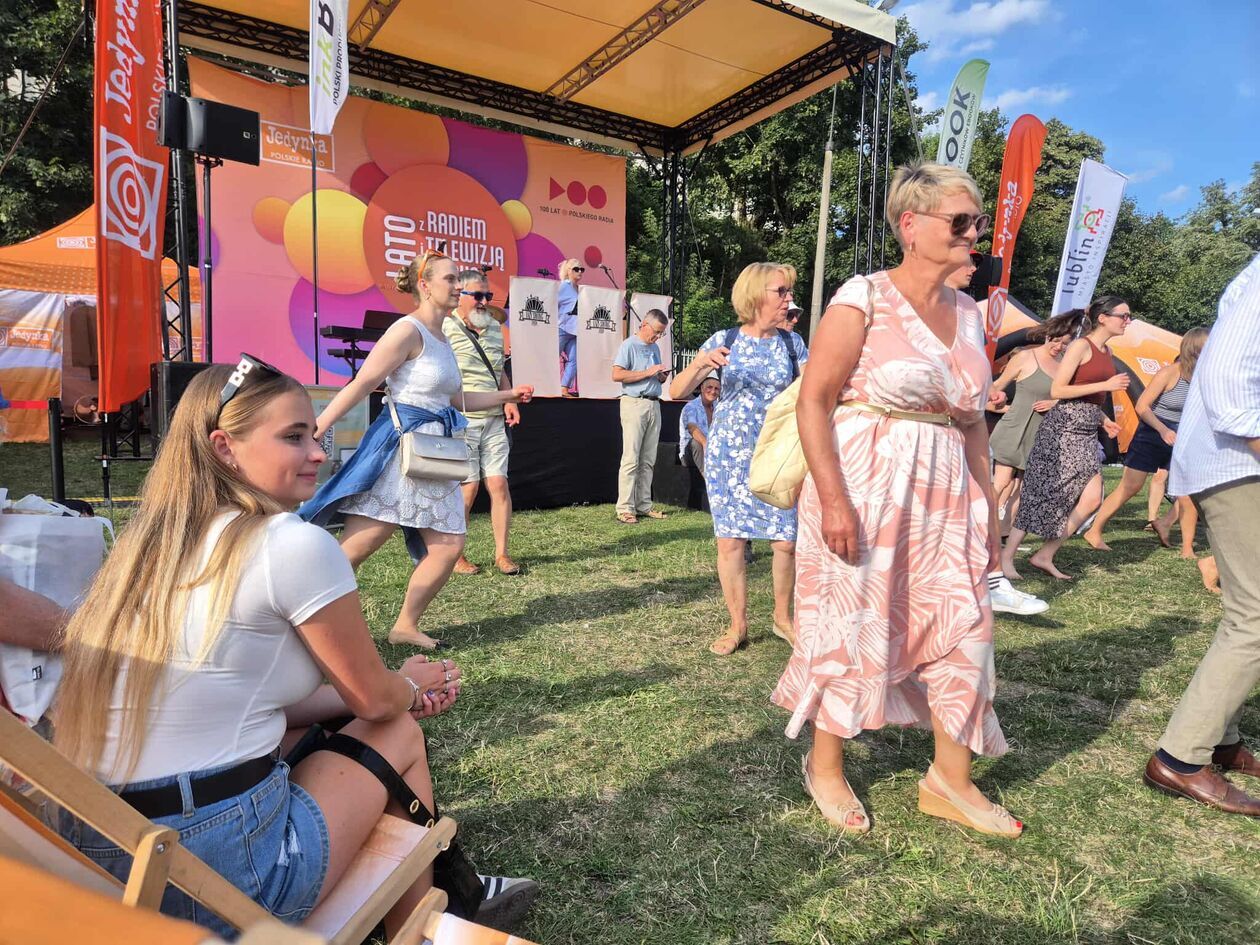  Lato z Radiem w Lubinie. Międzypokoleniowa potańcówka z muzyką na żywo (zdjęcie 6) - Autor: DW