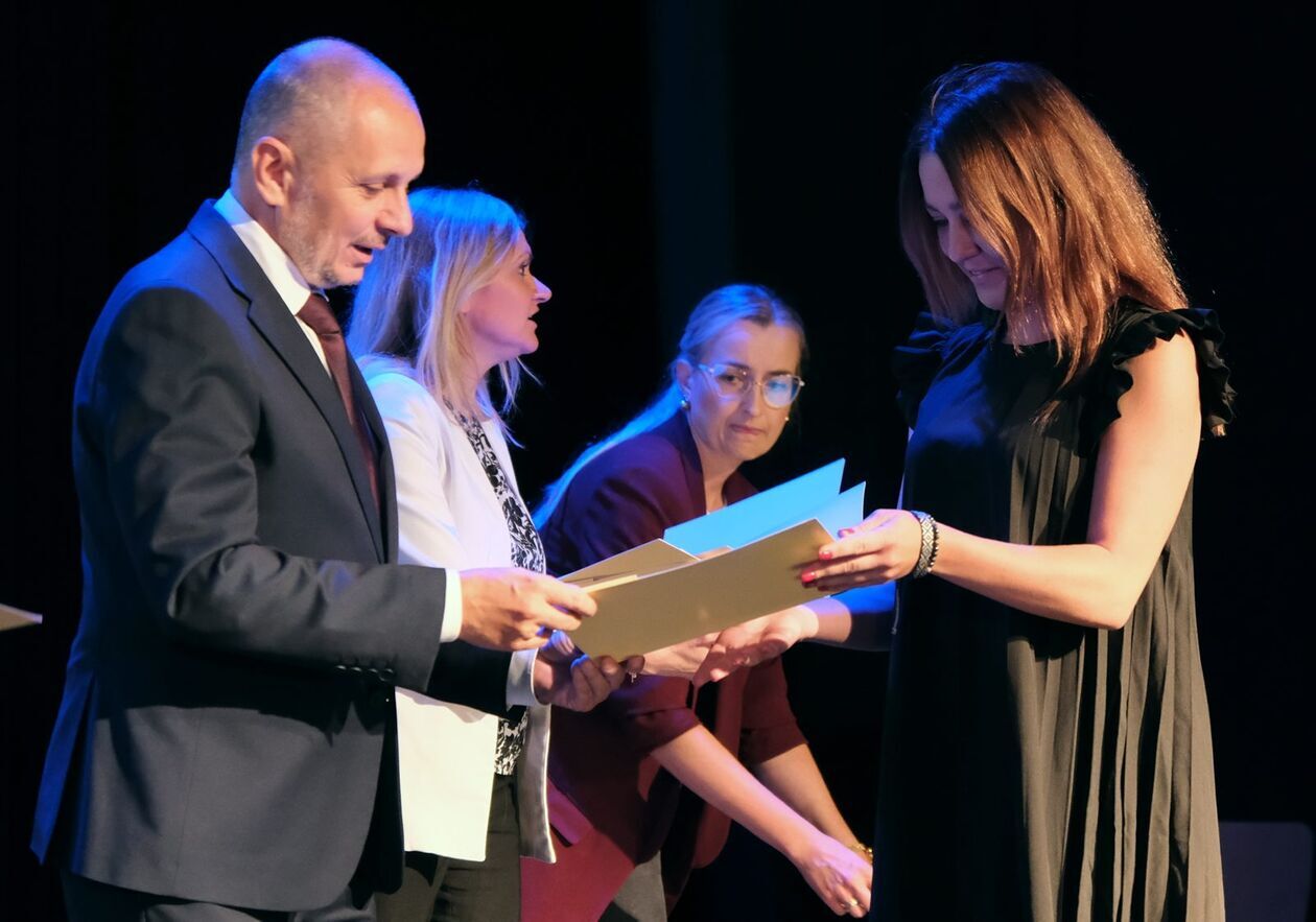  Przed pierwszym dzwonkiem: nominacje dla dyrektorów, awanse dla nauczycieli (zdjęcie 33) - Autor: DW