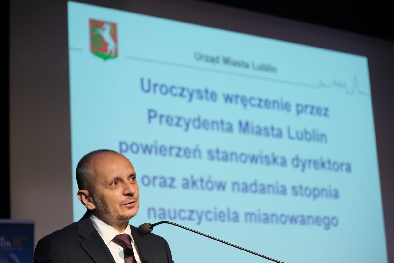  Przed pierwszym dzwonkiem: nominacje dla dyrektorów, awanse dla nauczycieli (zdjęcie 5) - Autor: DW
