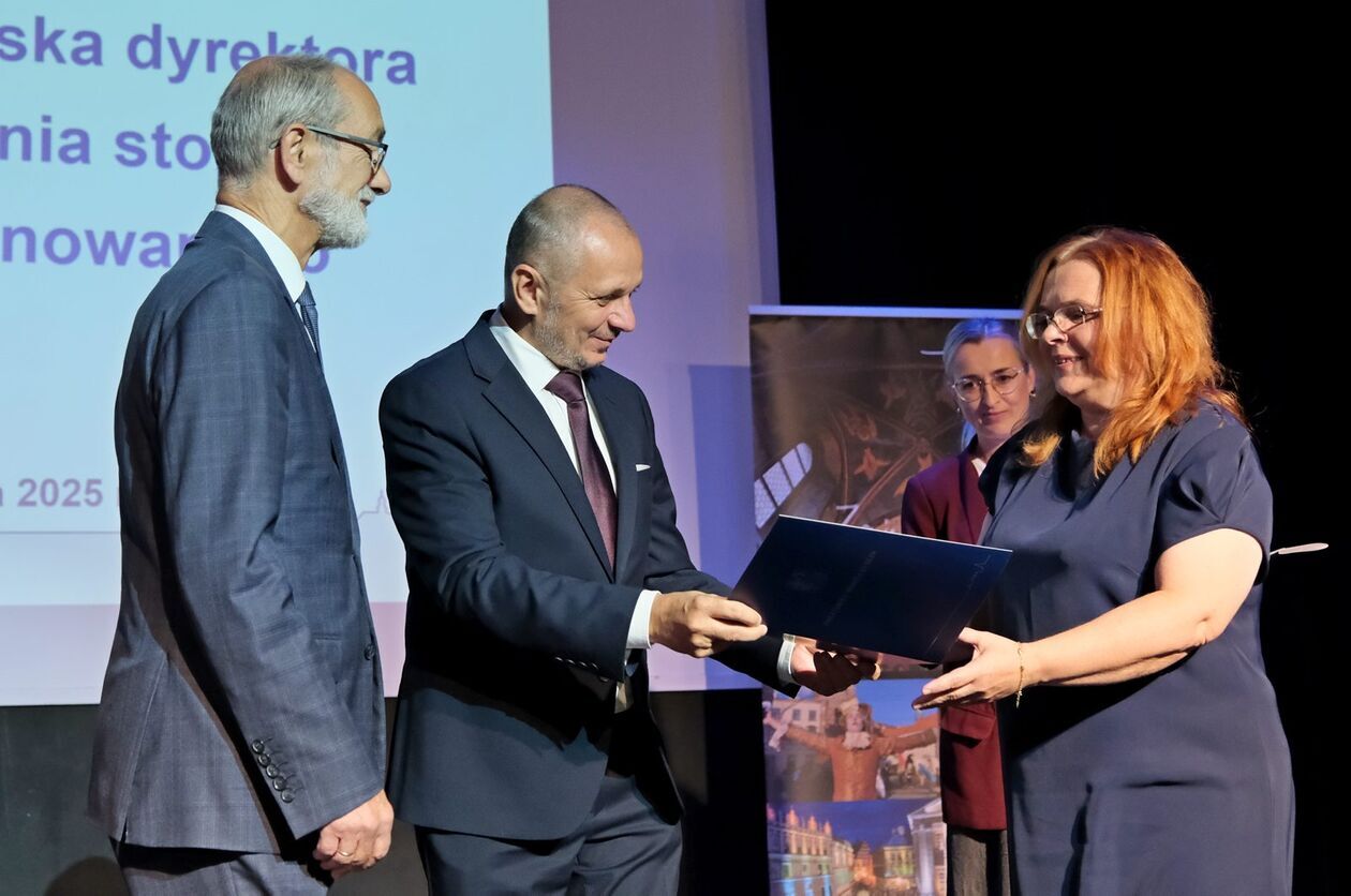  Przed pierwszym dzwonkiem: nominacje dla dyrektorów, awanse dla nauczycieli (zdjęcie 9) - Autor: DW