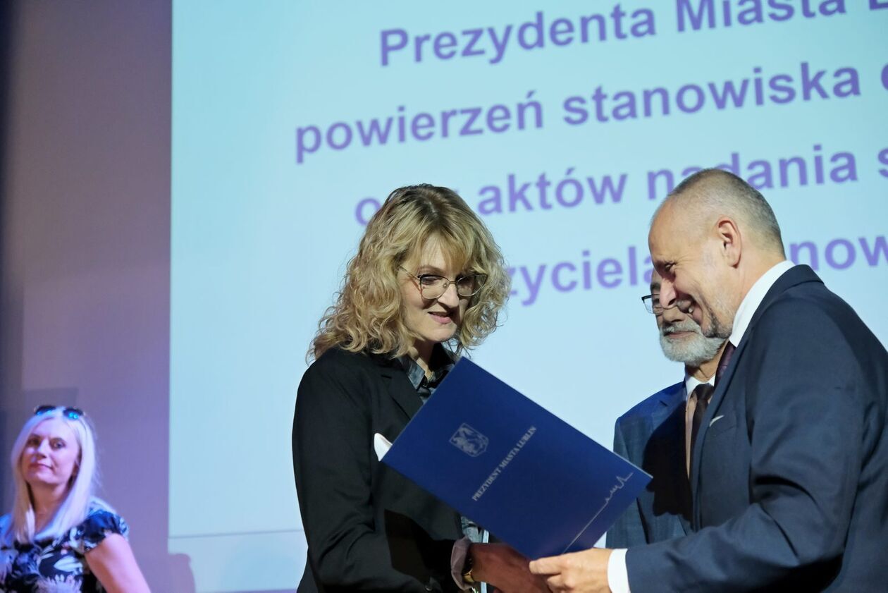  Przed pierwszym dzwonkiem: nominacje dla dyrektorów, awanse dla nauczycieli (zdjęcie 10) - Autor: DW