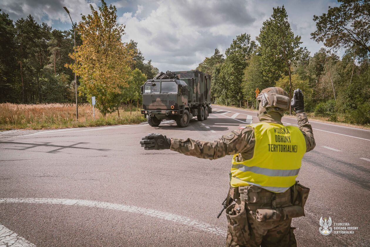  Żołnierze 2 Lubelskiej Brygady Obrony Terytorialnej i Żelazny Obrońca-25   - Autor: 2. LBOT