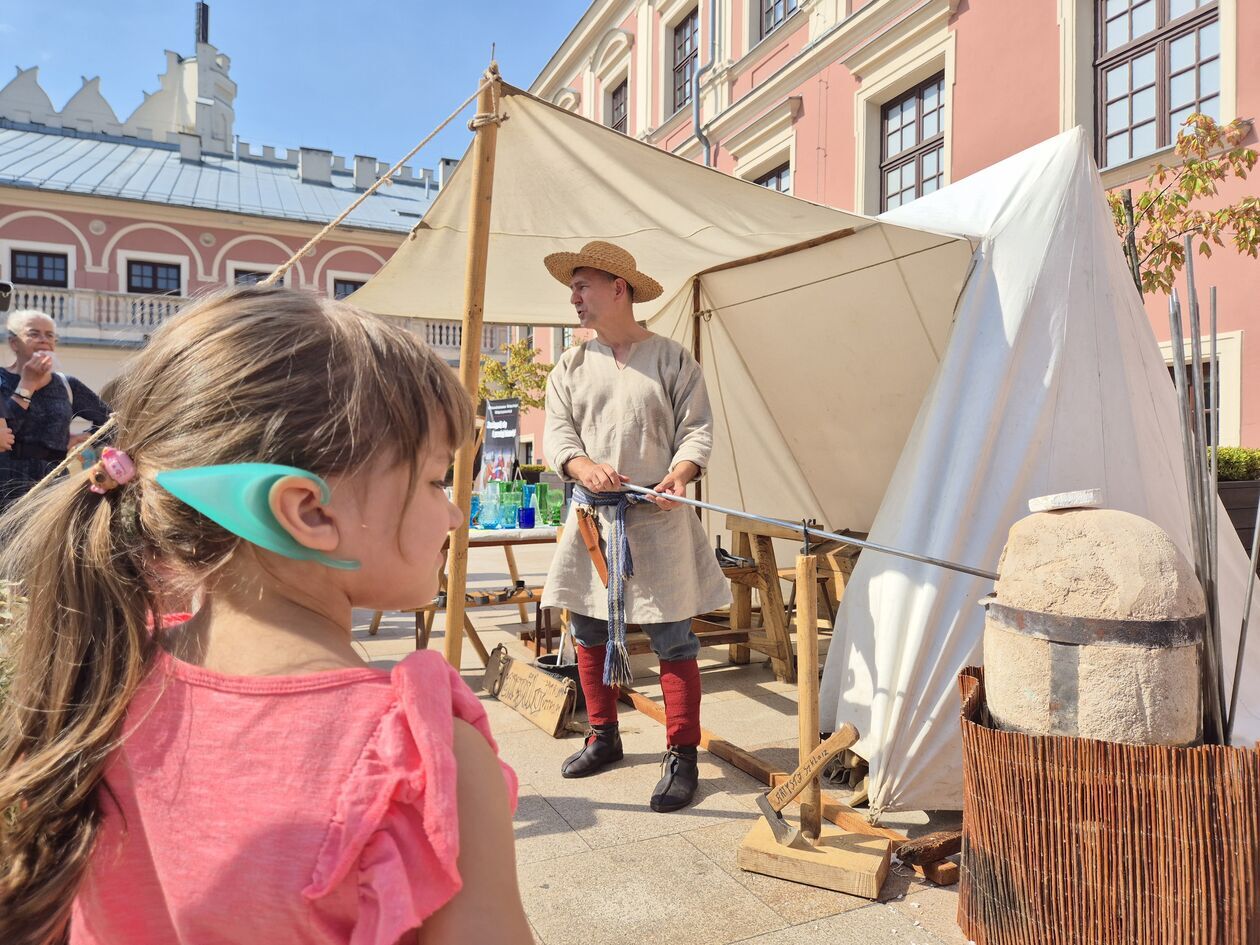  Weekend z Archeologią na deptaku i na zamku (zdjęcie 6) - Autor: DW