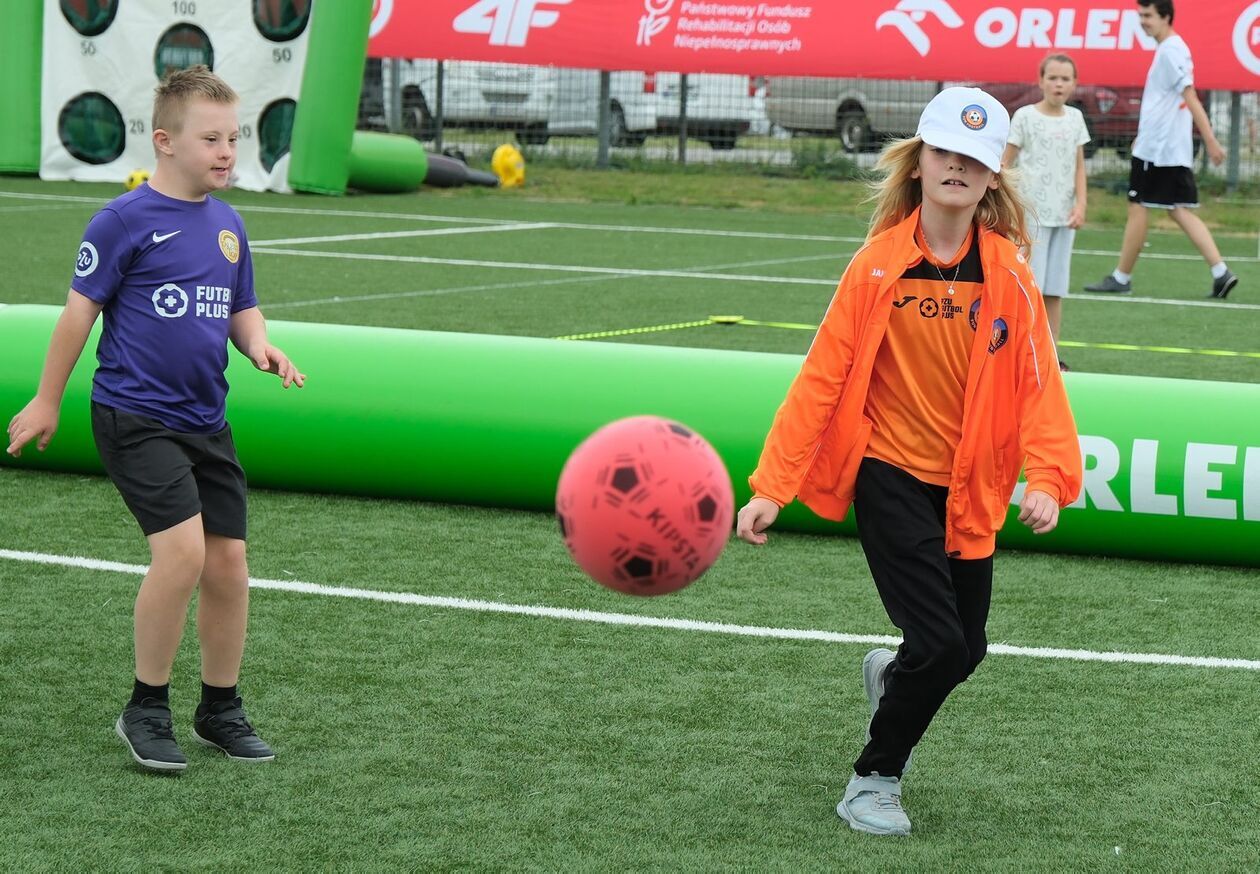  Turniej FutbolPlus - Akademia Odkrywców Sportu UMCS (zdjęcie 9) - Autor: DW