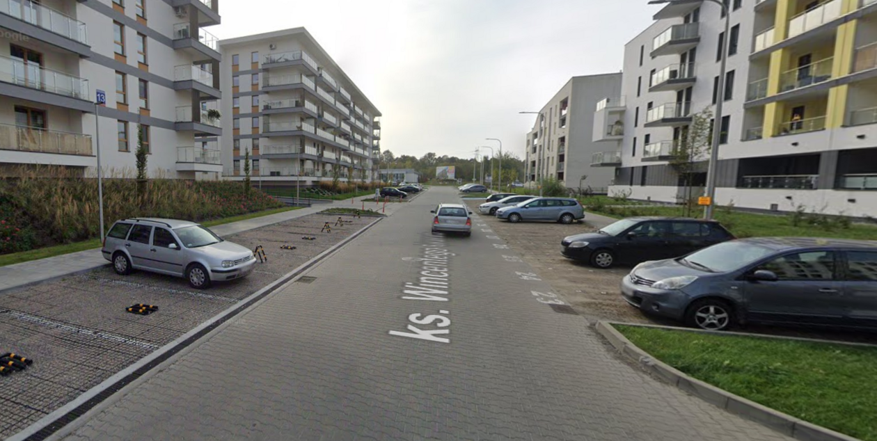  <p>W rejonie ulic Wincentego Granata oraz Wolińskiego odnotowano 6 zgłoszeń dot. nieprawidłowego parkowania.</p>