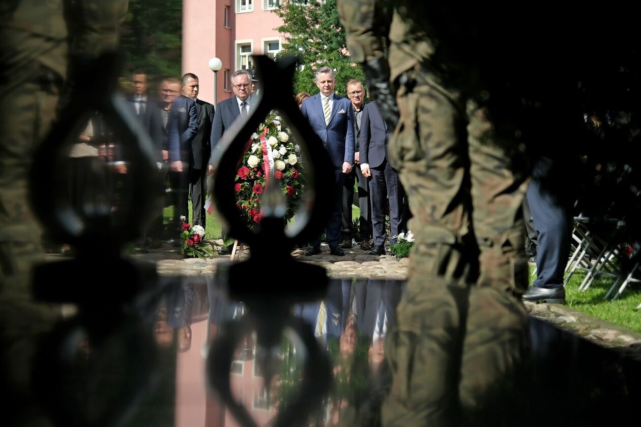  Lublin uczcił 86. rocznicę agresji sowieckiej na Polskę i Dzień Sybiraka (zdjęcie 53) - Autor: DW