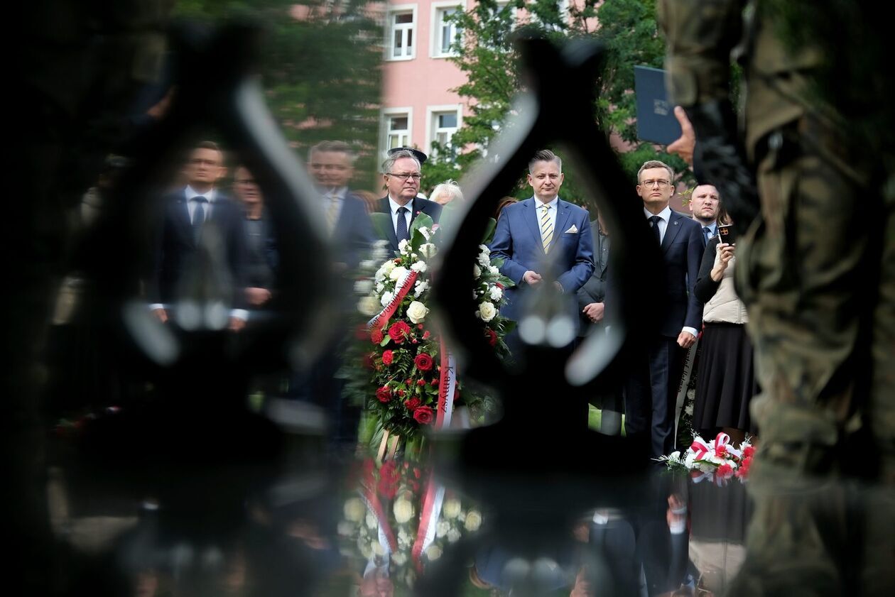  Lublin uczcił 86. rocznicę agresji sowieckiej na Polskę i Dzień Sybiraka (zdjęcie 57) - Autor: DW