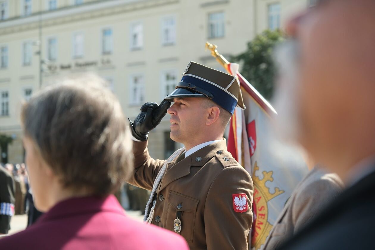  Lublin uczcił 86. rocznicę agresji sowieckiej na Polskę i Dzień Sybiraka (zdjęcie 4) - Autor: DW